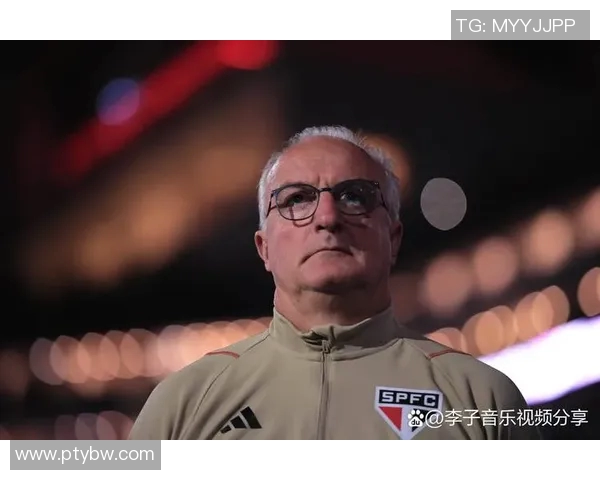 克罗斯的足球之路：从青涩少年到世界级中场大师的成长历程